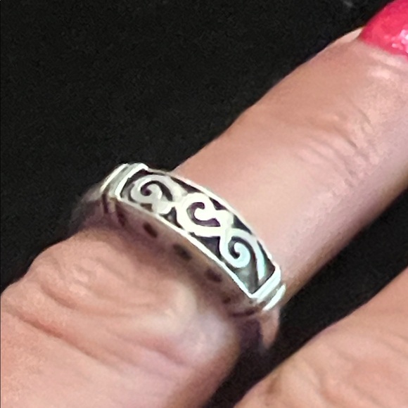 Jewelry - 925 Silver Swirl Design Ring size 6.5